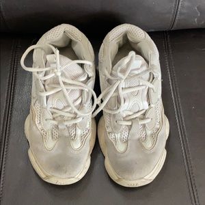 Yeezy sneakers 500